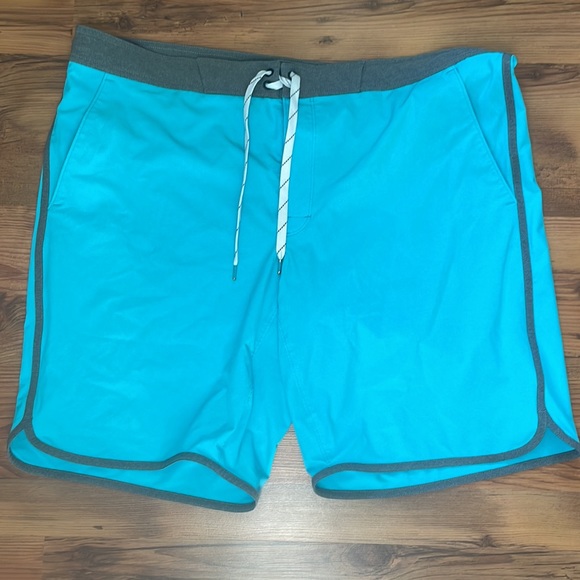 Eddie Bauer Swim Shorts - Picture 2 of 2